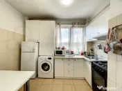 2-Room Apartment, Mid-Level Floor, Balcony, P-ta Mihai Vitea 
