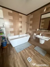 Casă cu etaj , complet renovată, mobilată și utilată ??