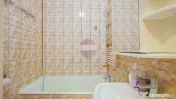 Casă cu 2 apartamente, terasă și garaj, zona Piața Un... 