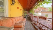 Casă cu 2 apartamente, terasă și garaj, zona Piața Un... 