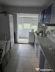- Apartament 3 camere decomandat, zona Garii. 