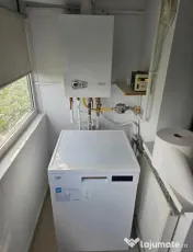 - Apartament 3 camere decomandat, zona Garii. 