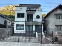 Vila de vacanta , Baile Herculane