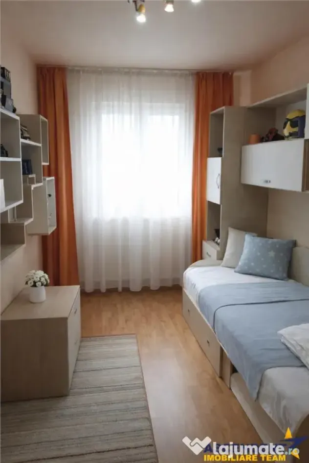 Decomandat, etaj2, Electroprecizia, Sacele, Brasov