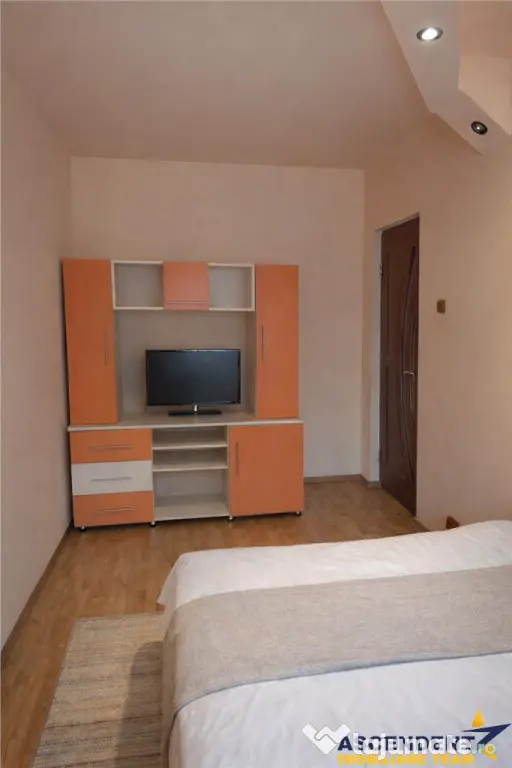 Decomandat, etaj2, Electroprecizia, Sacele, Brasov