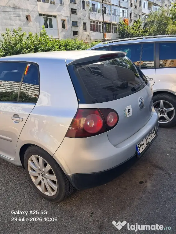 Vând Volkswagen Golf 5, an 2004