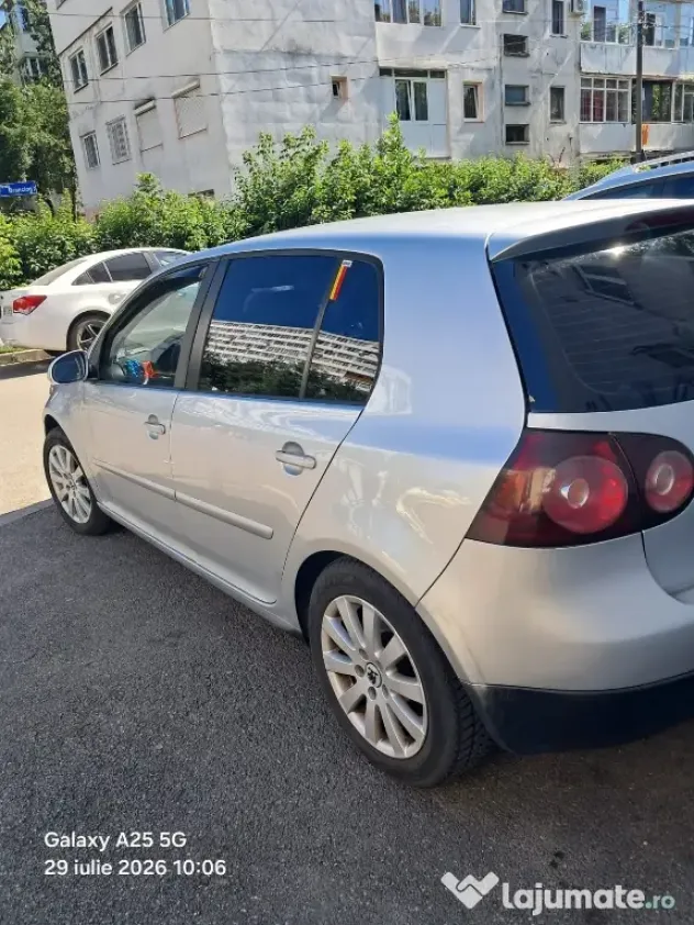 Vând Volkswagen Golf 5, an 2004