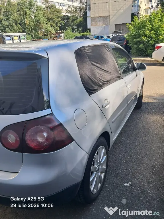 Vând Volkswagen Golf 5, an 2004