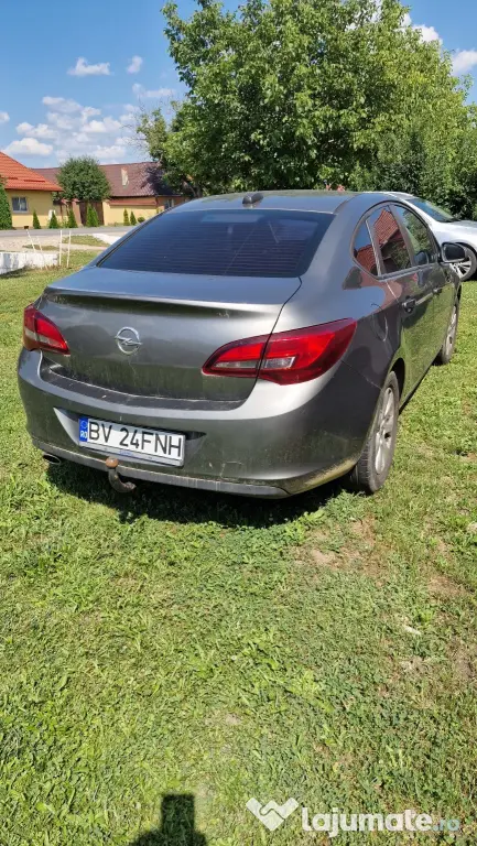 Opel Astra J Sedan 1.4 Turbo Benzină – 140 CP – 2018