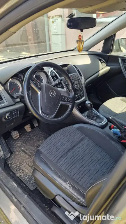 Opel Astra J Sedan 1.4 Turbo Benzină – 140 CP – 2018