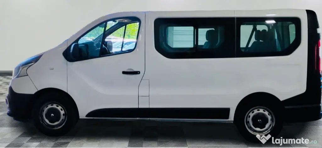 Renault Trafic 9 locuri