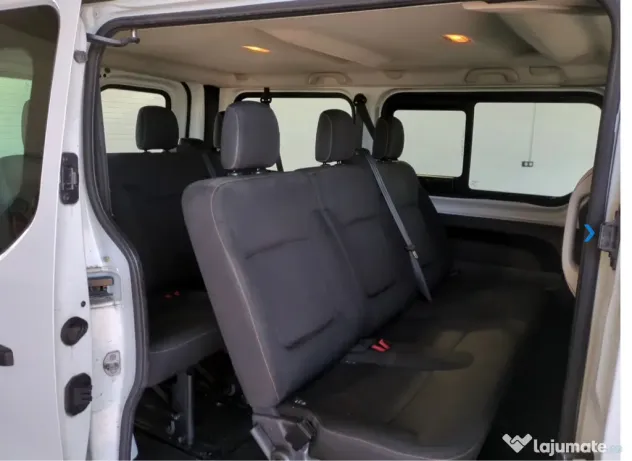 Renault Trafic 9 locuri