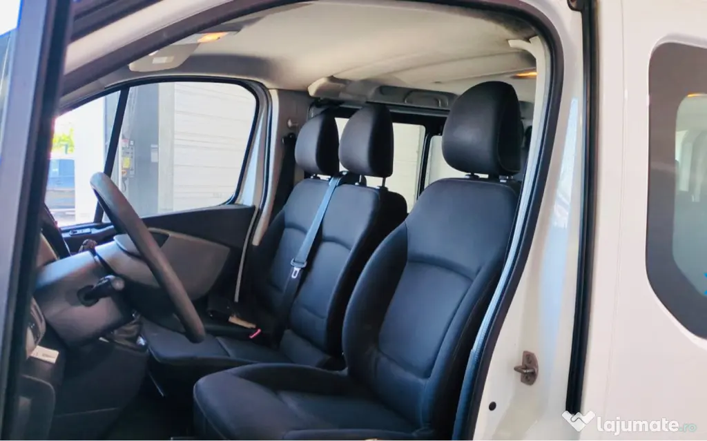 Renault Trafic 9 locuri