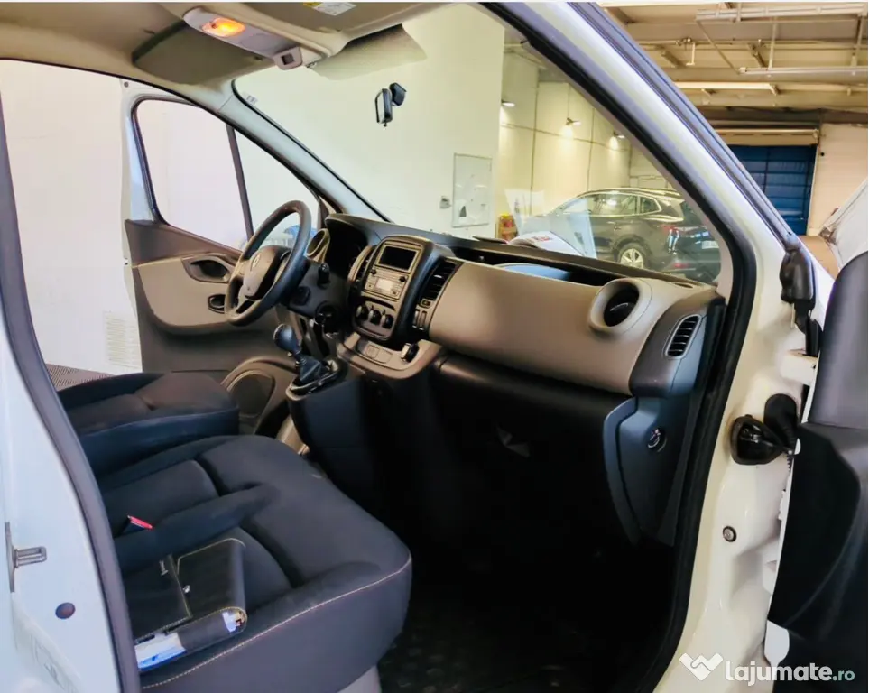 Renault Trafic 9 locuri