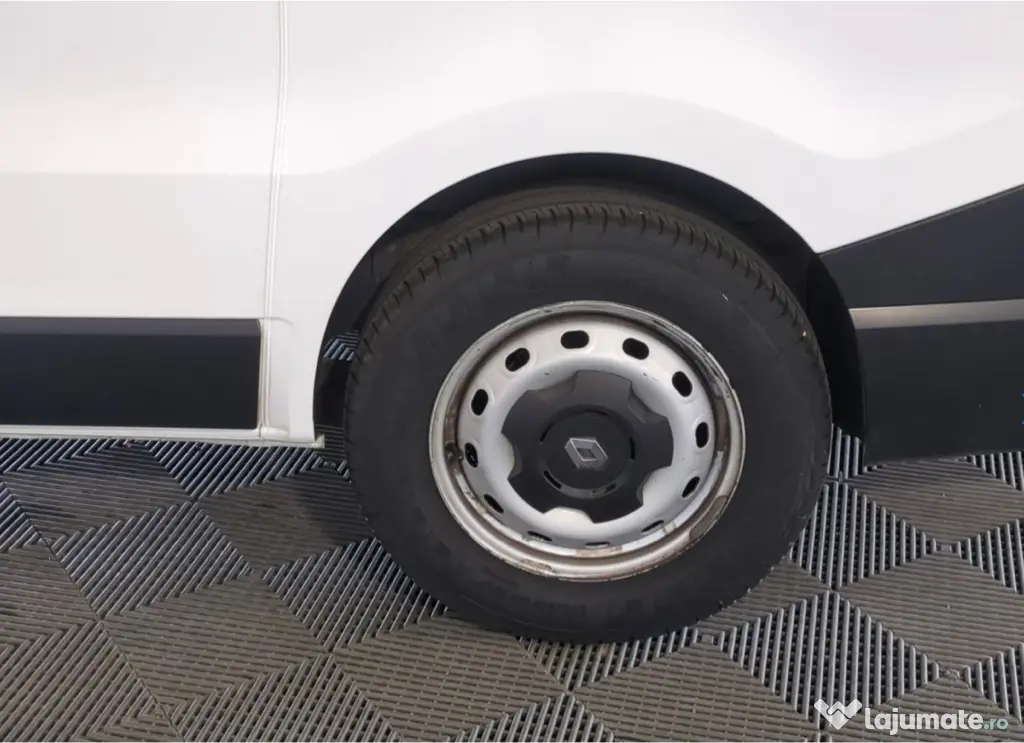 Renault Trafic 9 locuri