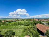 Apartament cu trei camere de renovat in Feldioara, Brasov
