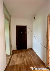 Apartament cu trei camere de renovat in Feldioara, Brasov 