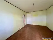 Apartament cu trei camere de renovat in Feldioara, Brasov 