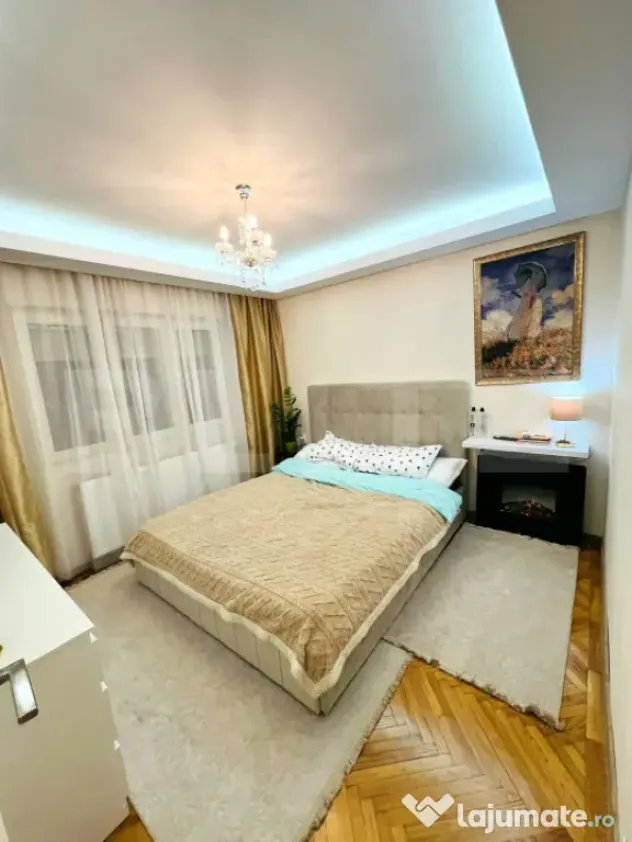 Apartament 3 camere de vanzare, zona Sovata