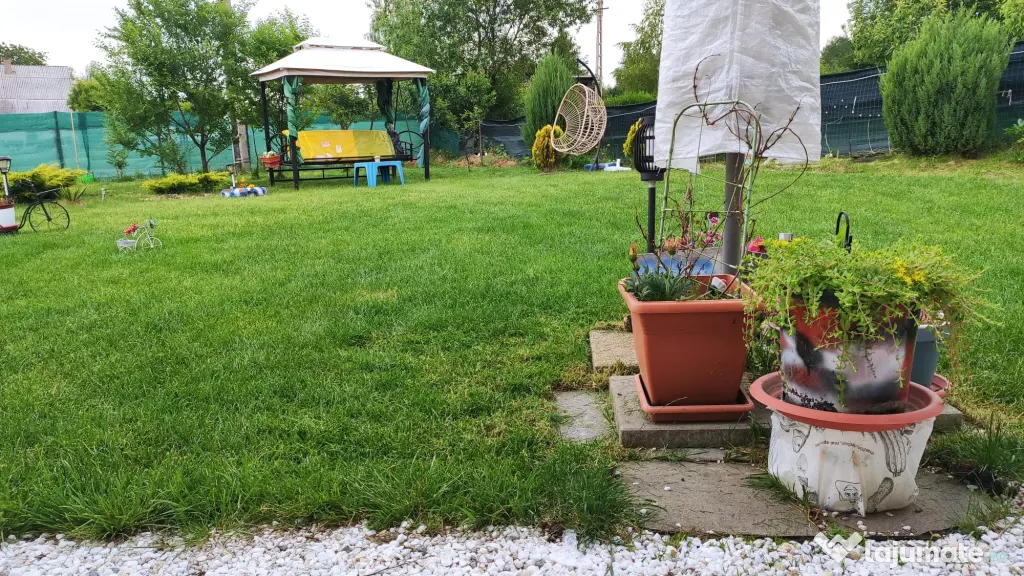 Vând teren extravilan si casa mobila 3camere