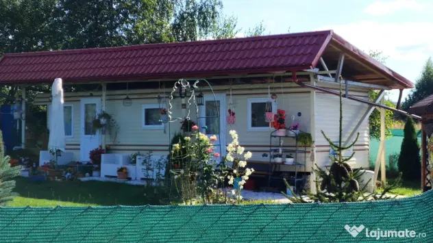 Vând teren extravilan si casa mobila 3camere