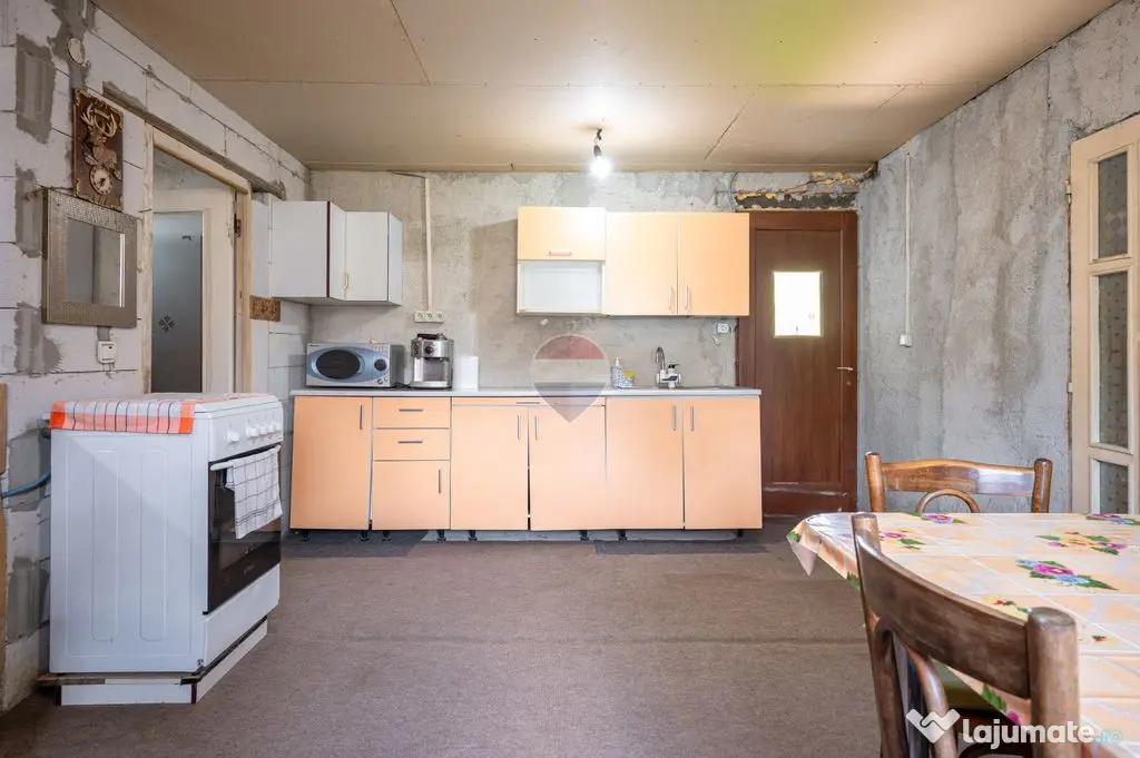 Casă locuibilă Șinca Veche – central, 931 mp teren, ...