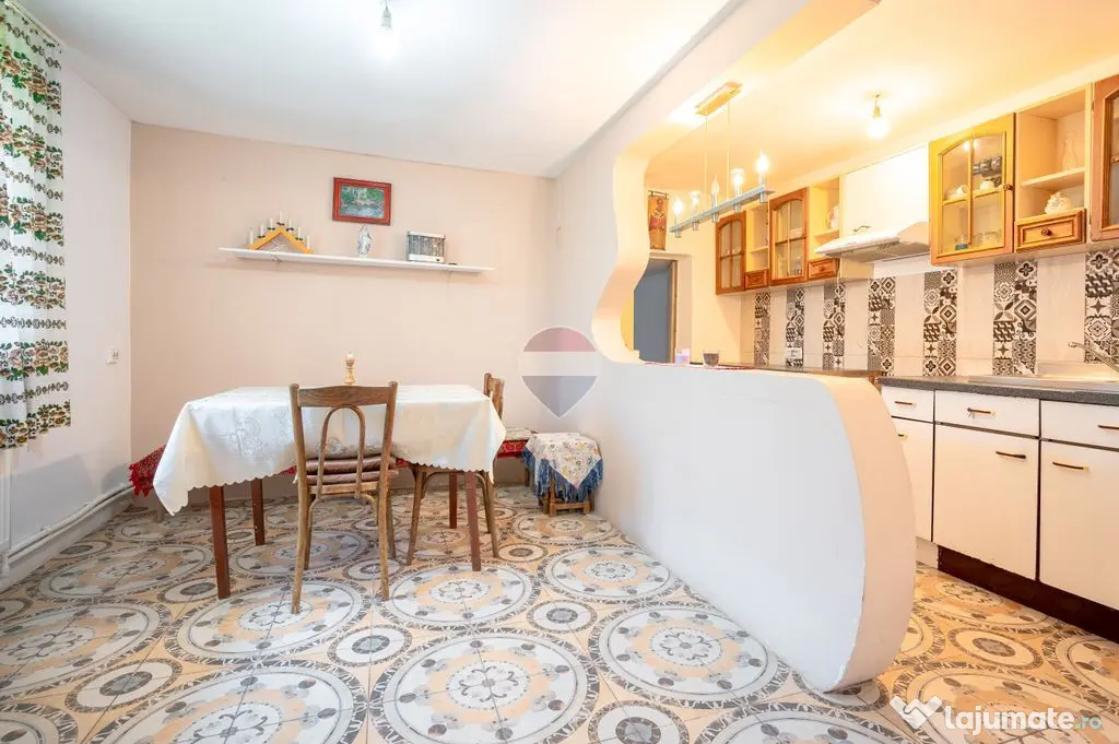 Casă locuibilă Șinca Veche – central, 931 mp teren, ...
