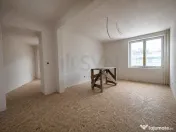 Apartament 3 camere de l Imobil Consolidat l Centrul Vechi
