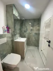 Apartament de inchiriat, cu 3 camere, 50 mp, gradina, modern
