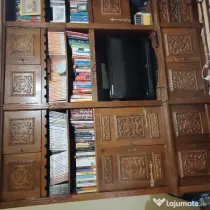 Bibliotecă MD 623, stare foarte bună, din PAL furniruit, cu aplicații din lemn
