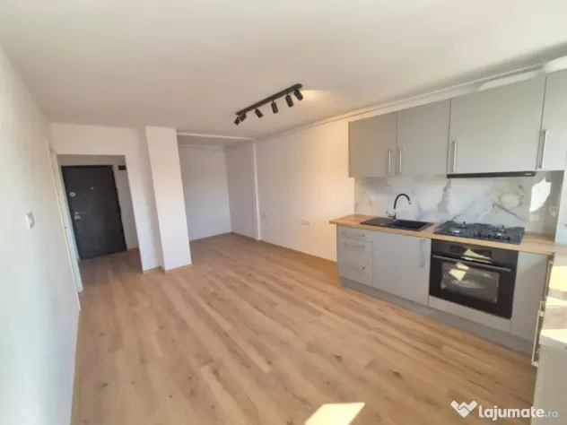 Apartament 3 camere 50 mp + parcare in Floresti zona Tineret
