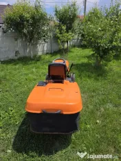 Husqvarna CT151 tractoraș de tuns iarba și gazon are 15 Cp transmisie Hidrostatică. Made in USA