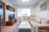 De închiriat apartament cu 3 camere și 2 parcări în A...