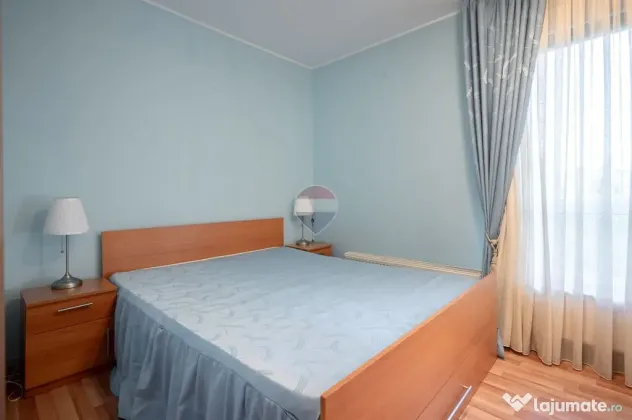 De închiriat apartament cu 3 camere și 2 parcări în A...