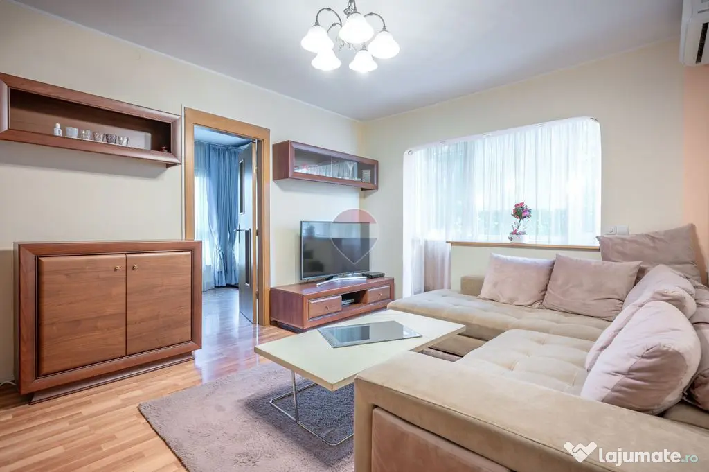 De închiriat apartament cu 3 camere și 2 parcări în A...
