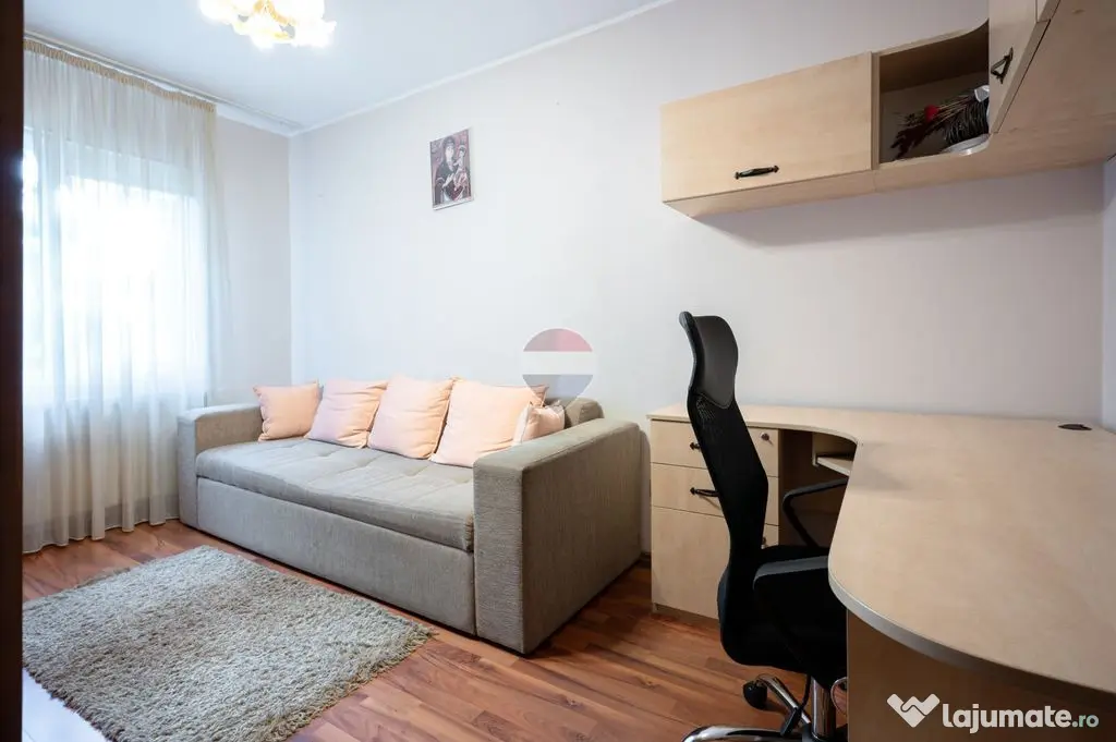 De închiriat apartament cu 3 camere și 2 parcări în A...