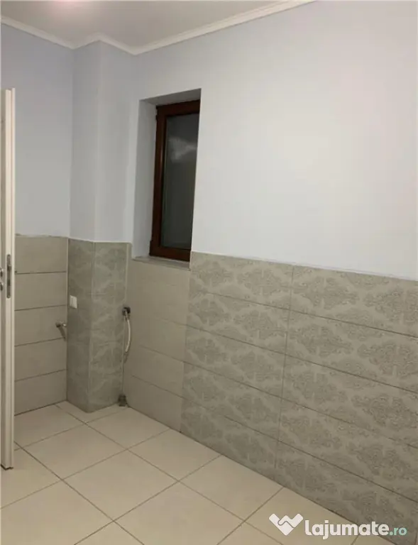 Apartament cu 4 camere, in zona Horea