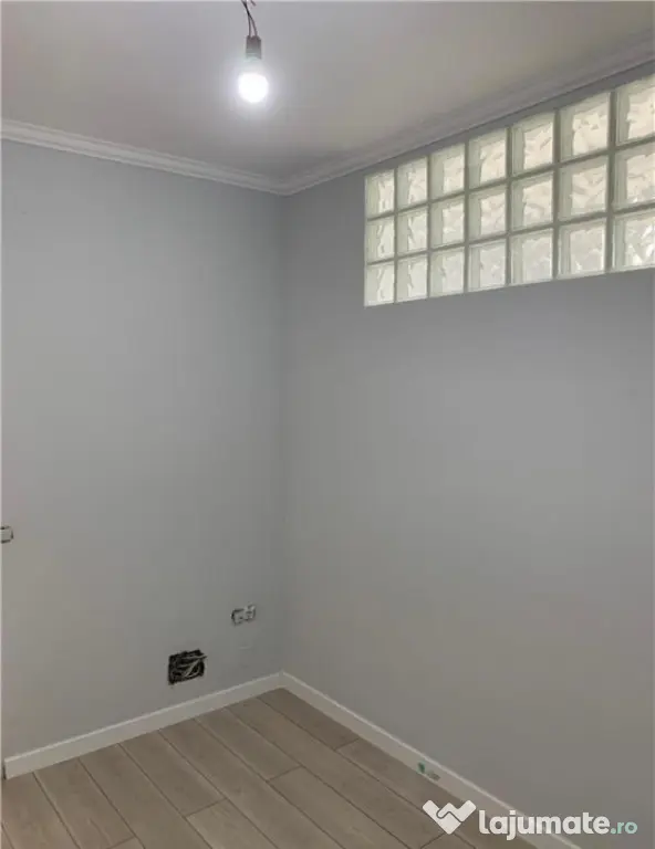 Apartament cu 4 camere, in zona Horea