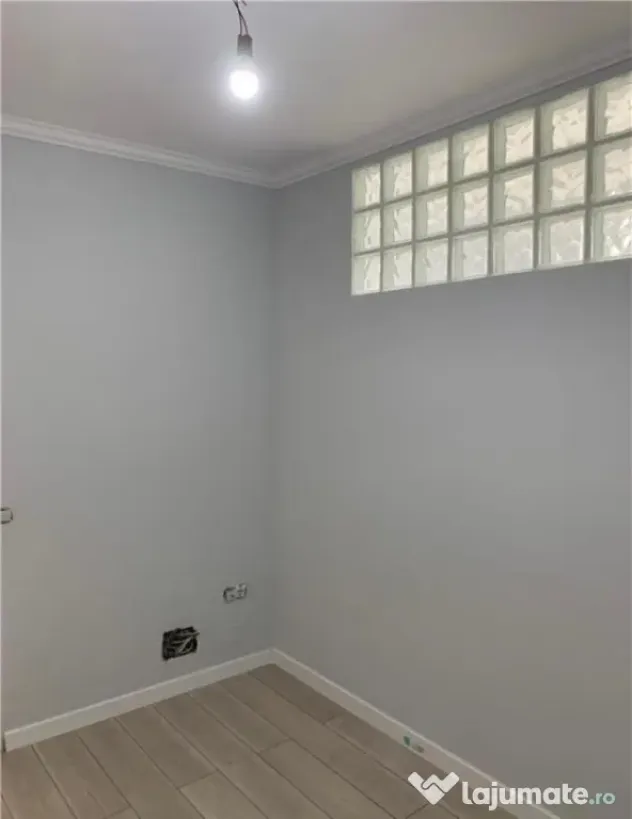 Apartament cu 4 camere, in zona Horea