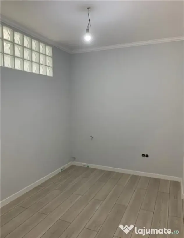 Apartament cu 4 camere, in zona Horea