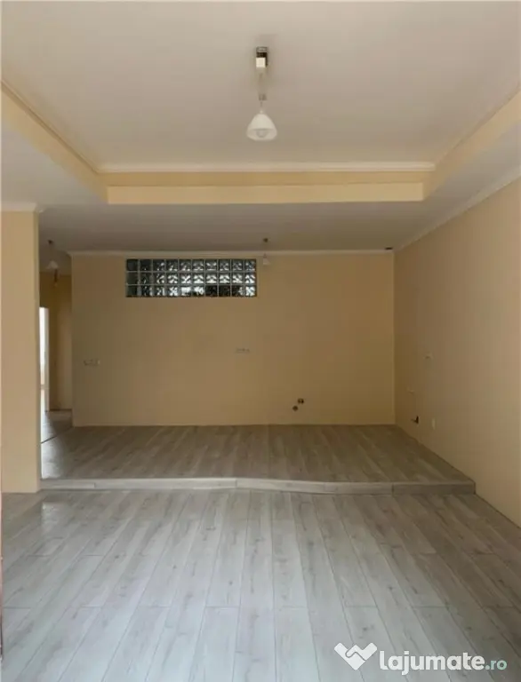 Apartament cu 4 camere, in zona Horea