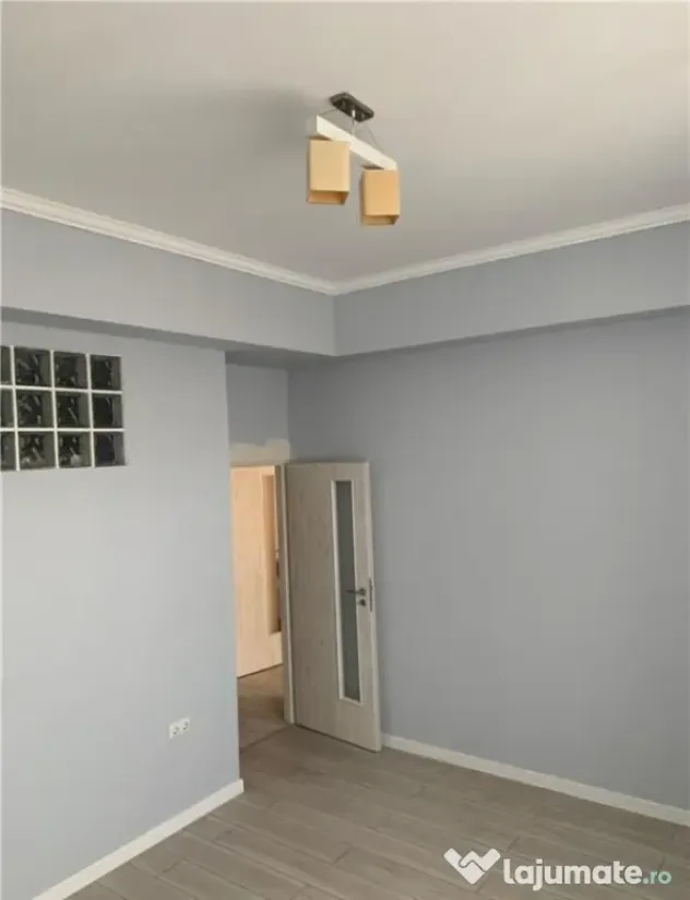 Apartament cu 4 camere, in zona Horea