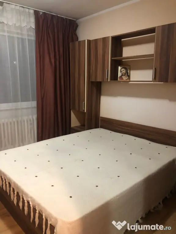Apartament de închiriat