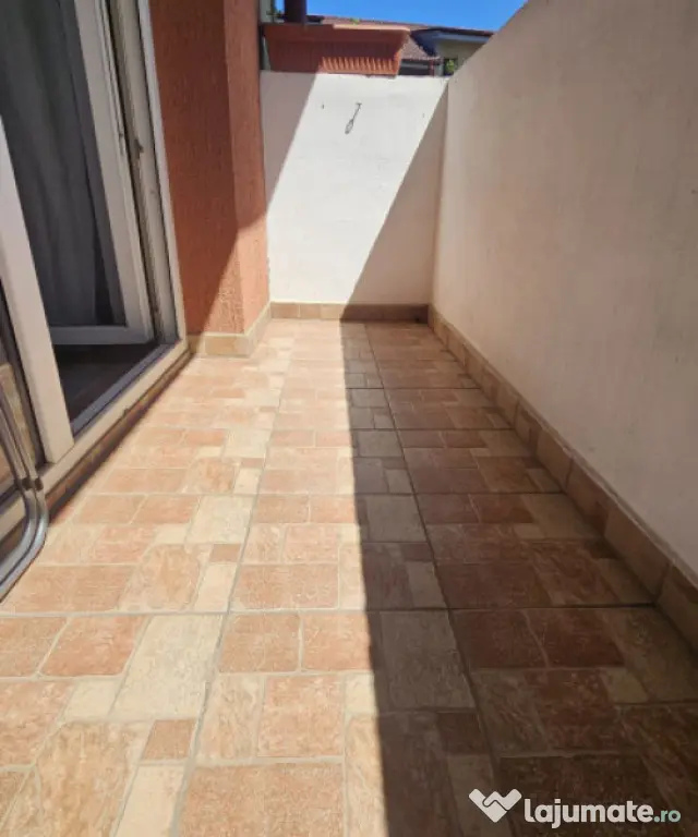 Apartament 3 camere 77mp+ 2balcoane 8mp zona Cetatii