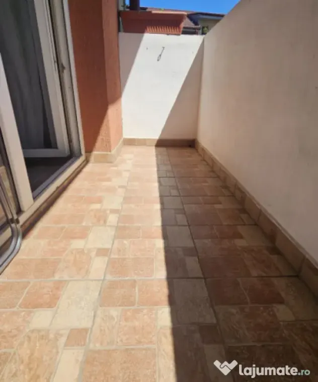 Apartament 3 camere 77mp+ 2balcoane 8mp zona Cetatii