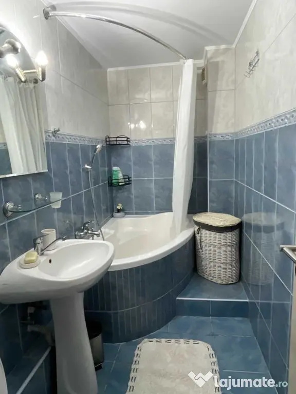 13 Septembrie | 3 camere | 74mp | et 1 | parcare | 650 euro