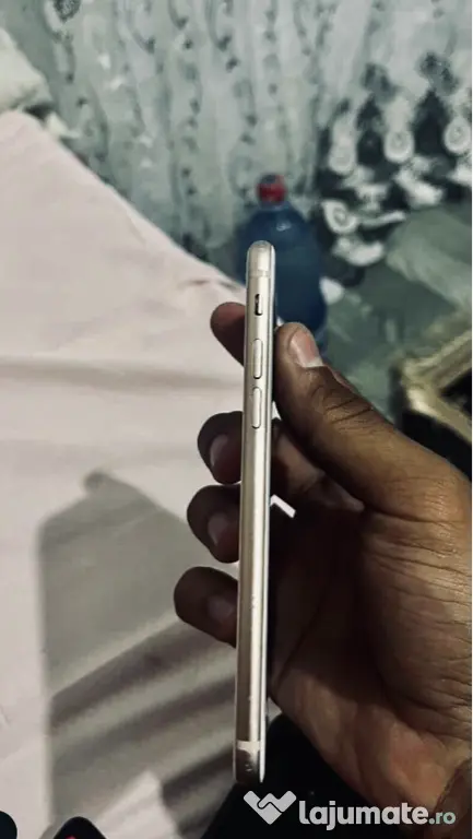 Iphone 8 gold-64gb-baterie 93% (sănătate excelentă)