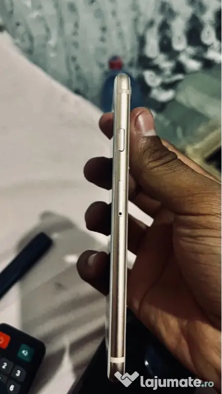 Iphone 8 gold-64gb-baterie 93% (sănătate excelentă)