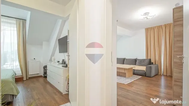 Apartament 3 camere, terasă generoasă, lift și 2 locur...