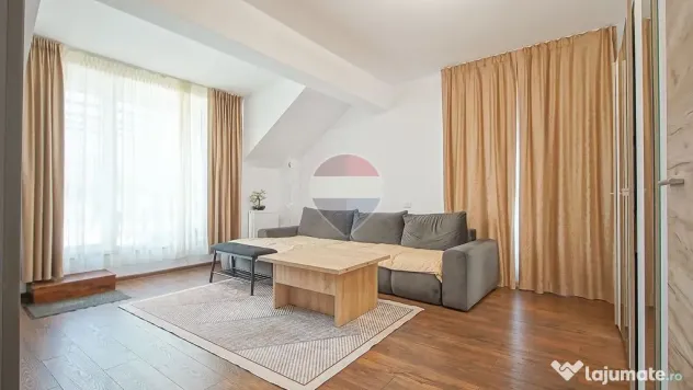 Apartament 3 camere, terasă generoasă, lift și 2 locur...